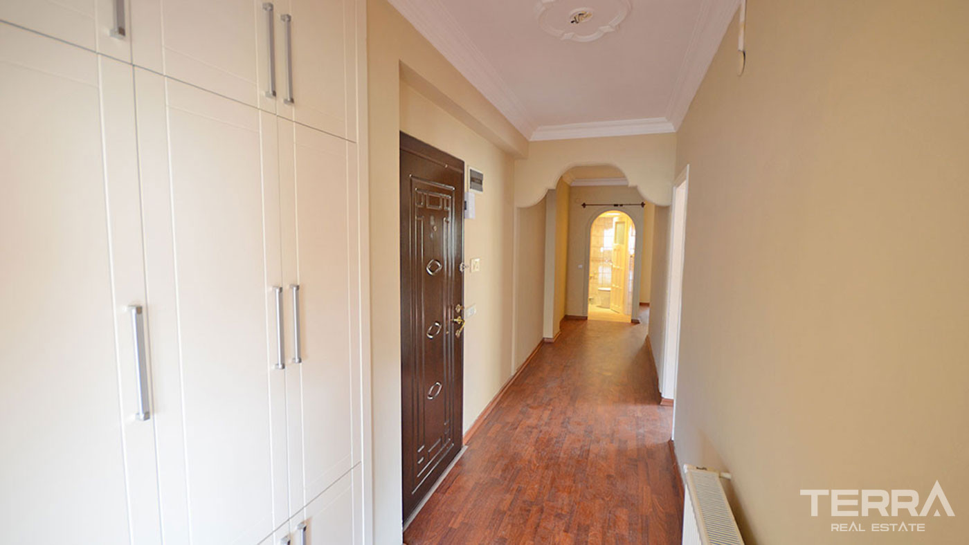 Spacious 3-Bed Resale Apartment Close to the Beach in Alanya City - 50388
