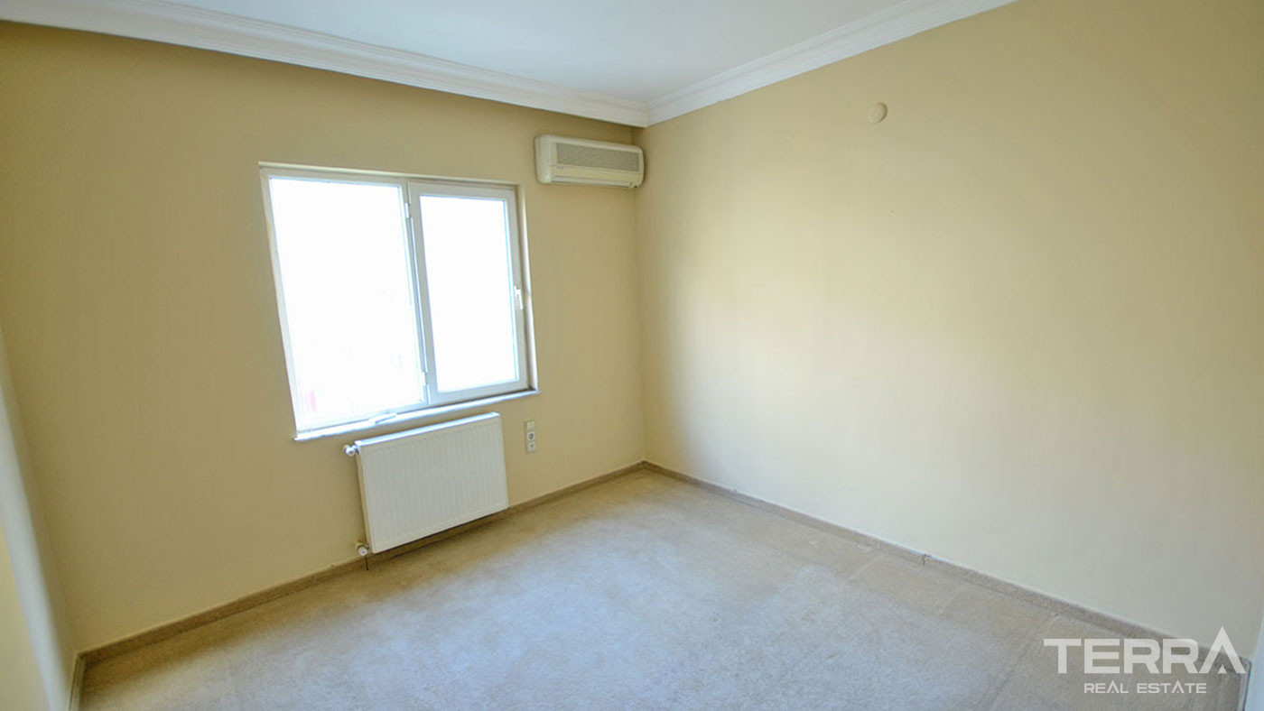 Spacious 3-Bed Resale Apartment Close to the Beach in Alanya City - 50391