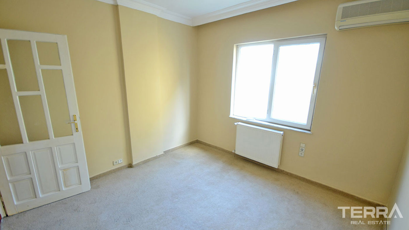 Spacious 3-Bed Resale Apartment Close to the Beach in Alanya City - 50392