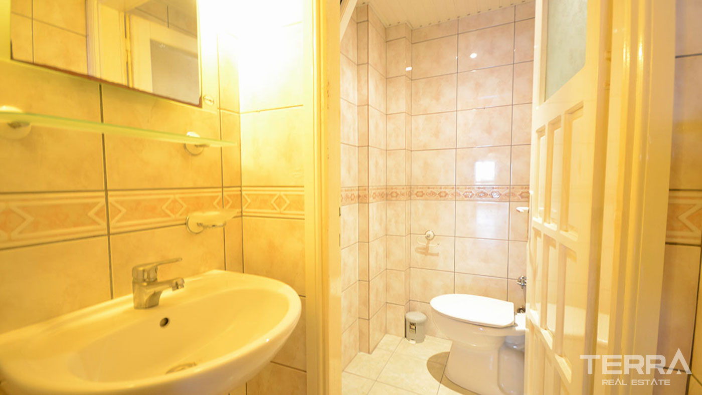 Spacious 3-Bed Resale Apartment Close to the Beach in Alanya City - 50397
