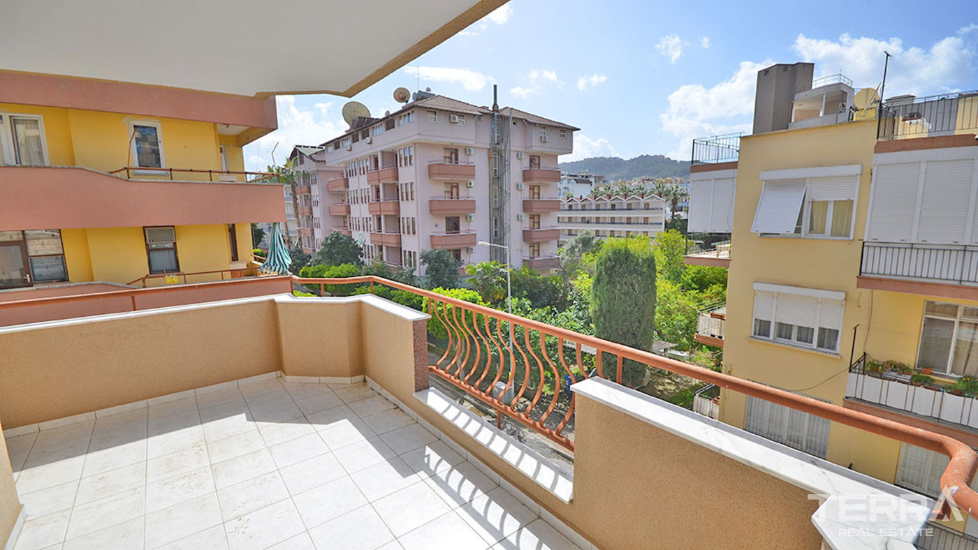 Spacious 3-Bed Resale Apartment Close to the Beach in Alanya City - 50399