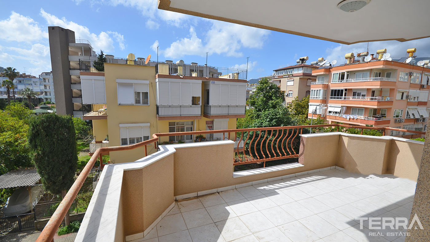 Spacious 3-Bed Resale Apartment Close to the Beach in Alanya City - 50400