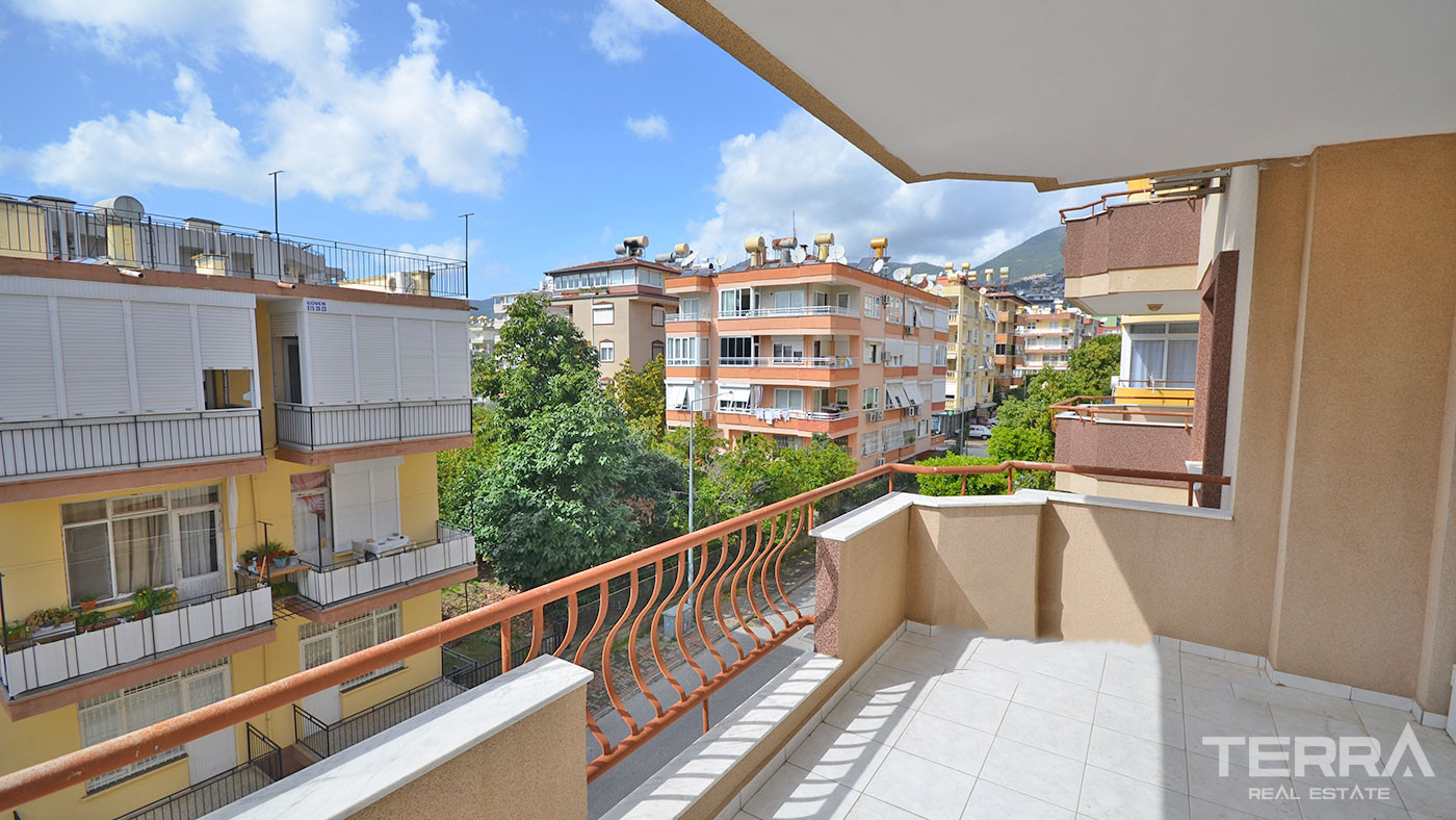 Spacious 3-Bed Resale Apartment Close to the Beach in Alanya City - 50402