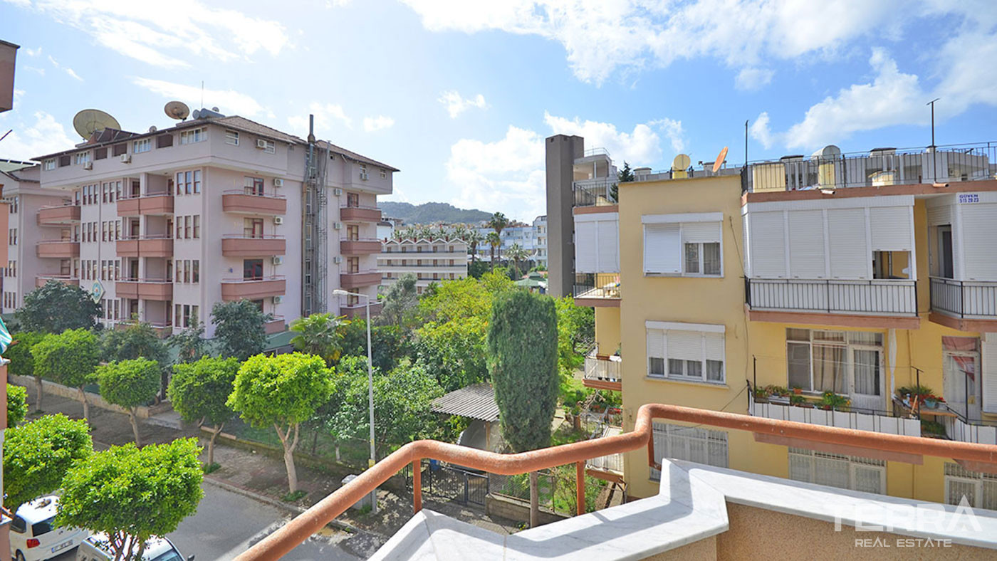 Spacious 3-Bed Resale Apartment Close to the Beach in Alanya City - 50403