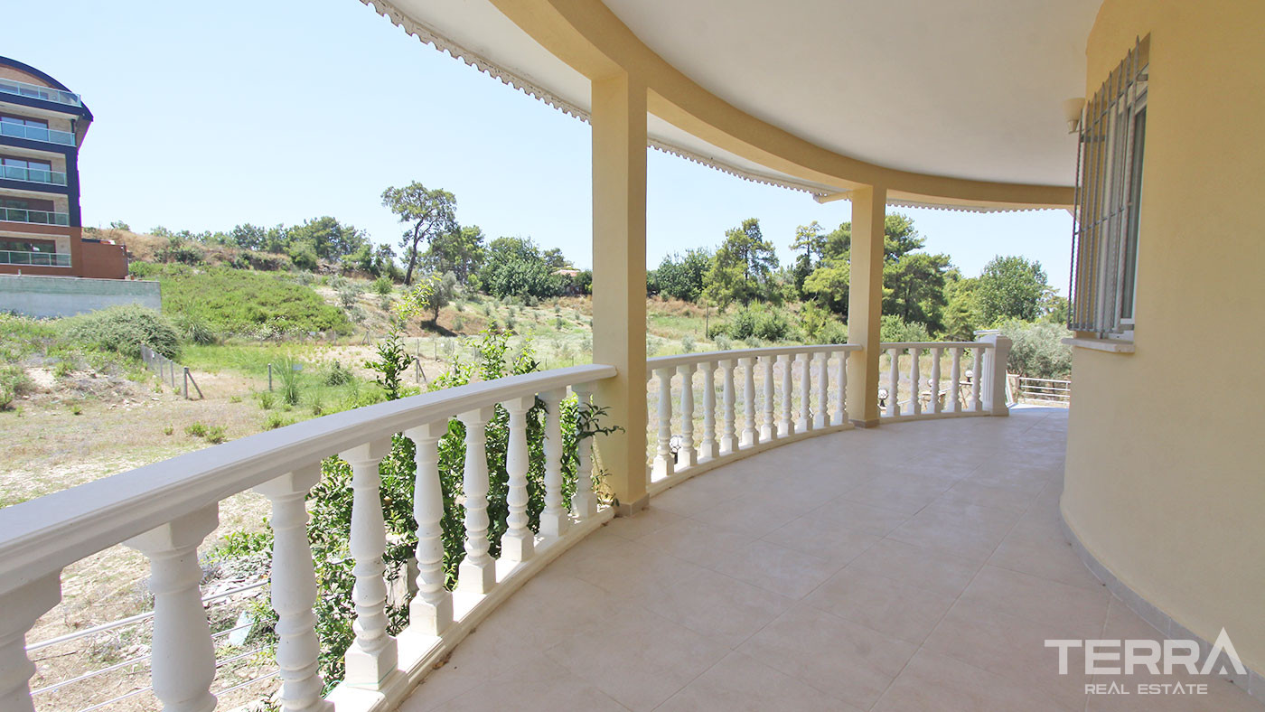 Detached Villa with Large Plot for Sale in Avsallar Alanya - 50455