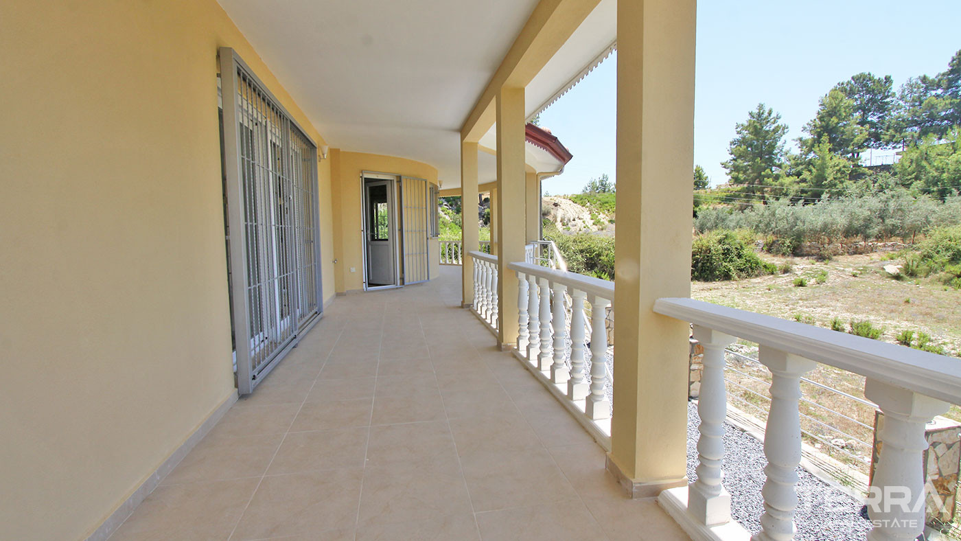 Detached Villa with Large Plot for Sale in Avsallar Alanya - 50456