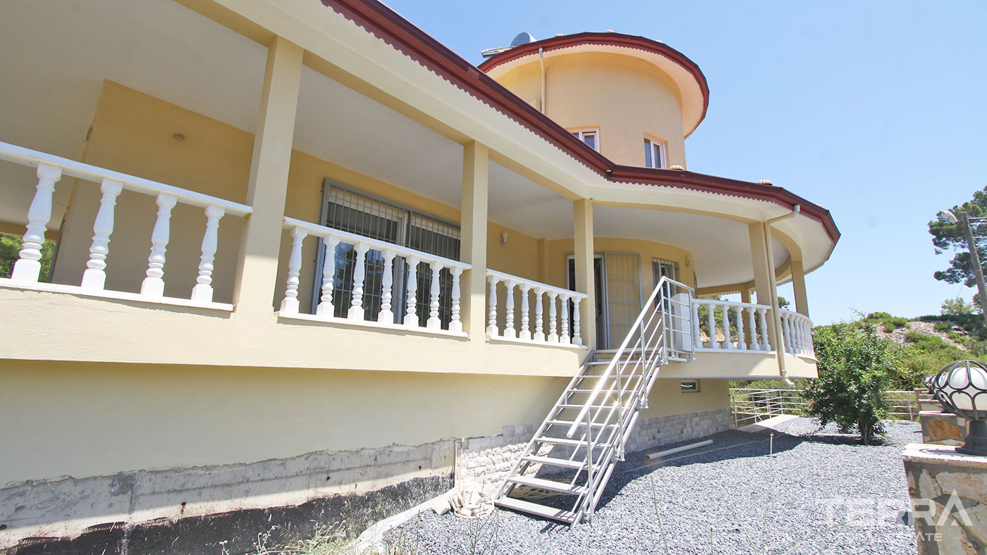 Detached Villa with Large Plot for Sale in Avsallar Alanya - 50460