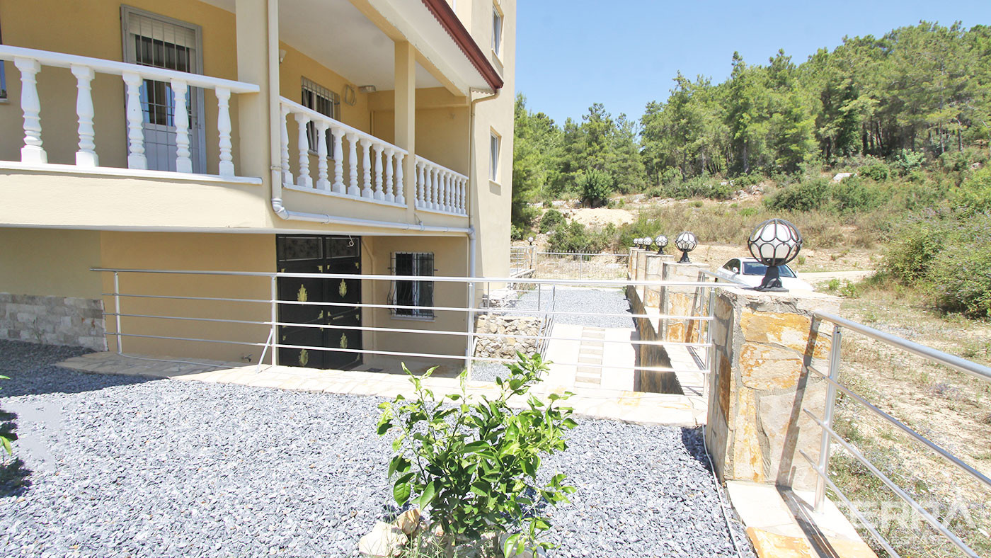 Detached Villa with Large Plot for Sale in Avsallar Alanya - 50462