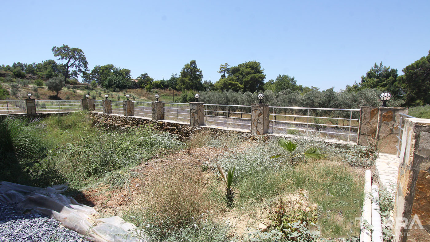Detached Villa with Large Plot for Sale in Avsallar Alanya - 50468