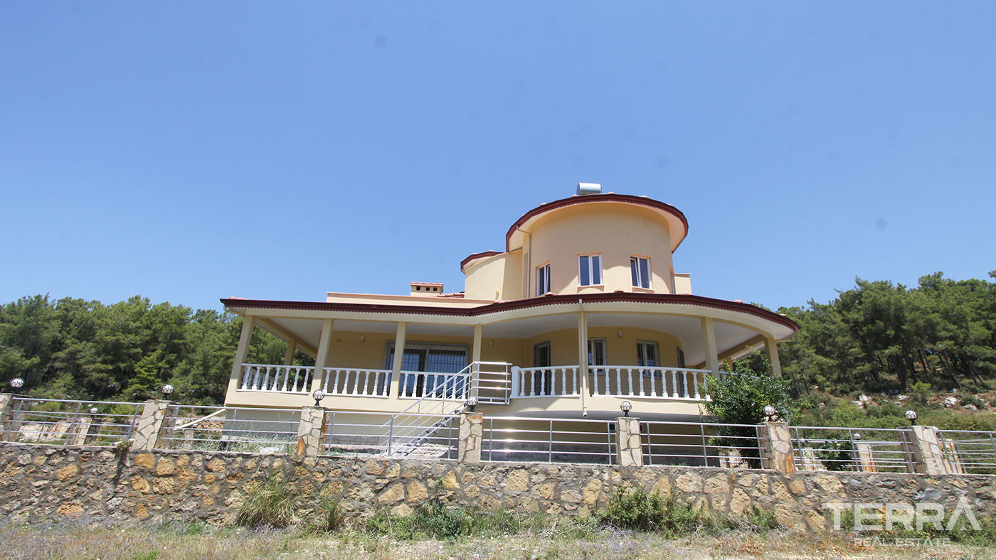 Detached Villa with Large Plot for Sale in Avsallar Alanya - 50471