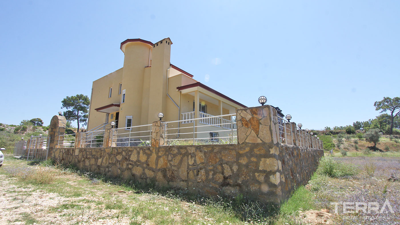 Detached Villa with Large Plot for Sale in Avsallar Alanya - 50474