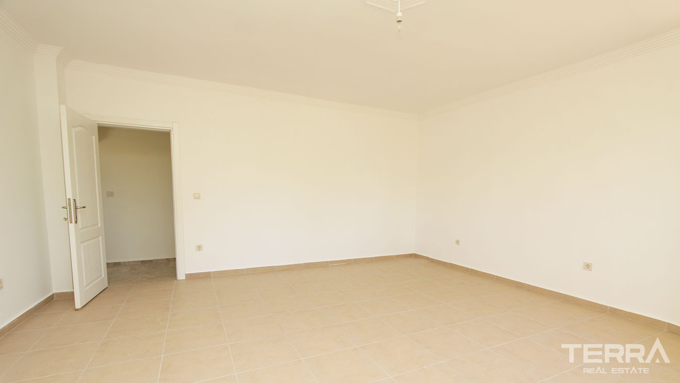 Detached Villa with Large Plot for Sale in Avsallar Alanya - 50485