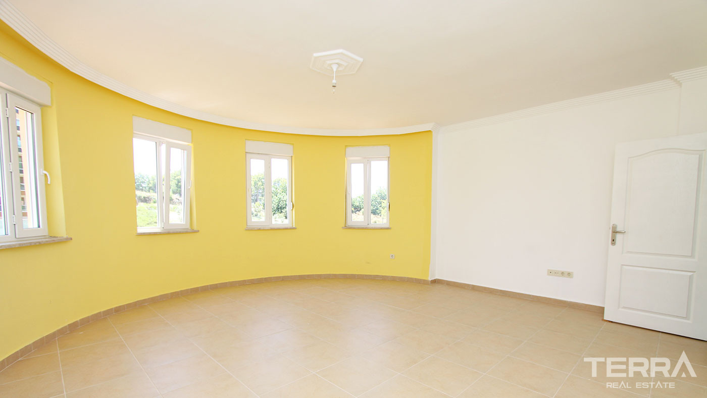 Detached Villa with Large Plot for Sale in Avsallar Alanya - 50487