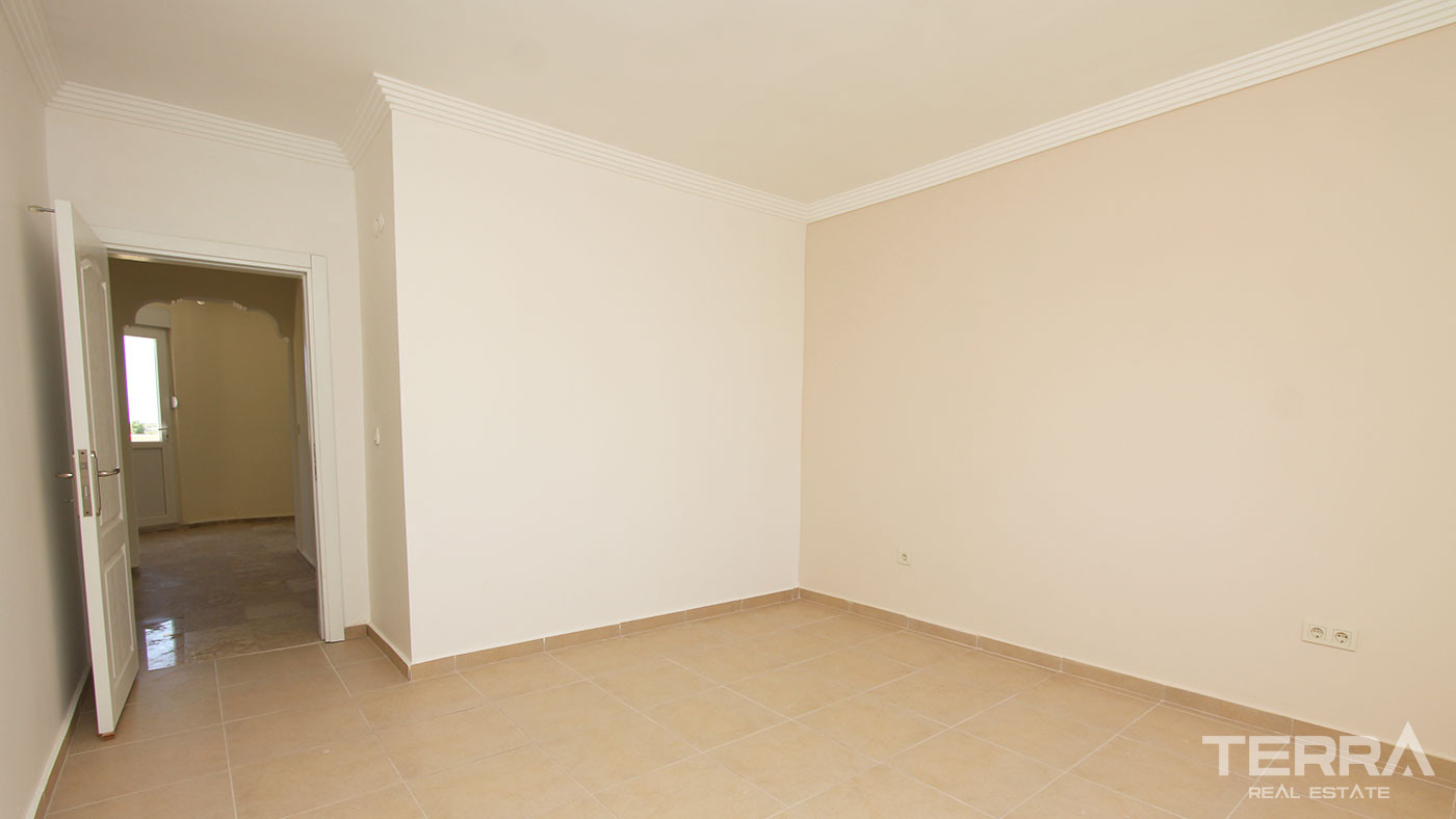 Detached Villa with Large Plot for Sale in Avsallar Alanya - 50492