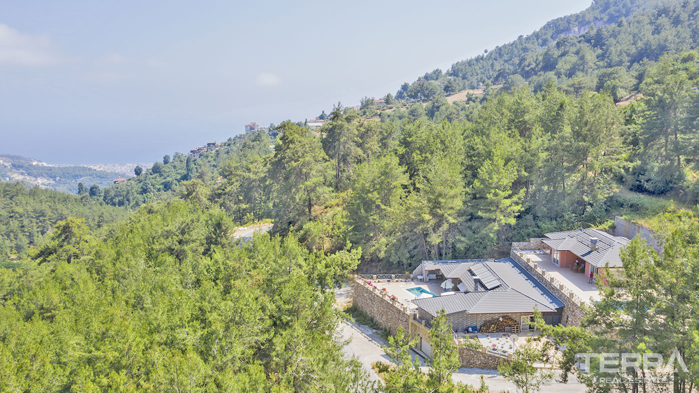 Resale Alanya Tepe Bungalow with Mountain View and a Separate Kitchen - 50597