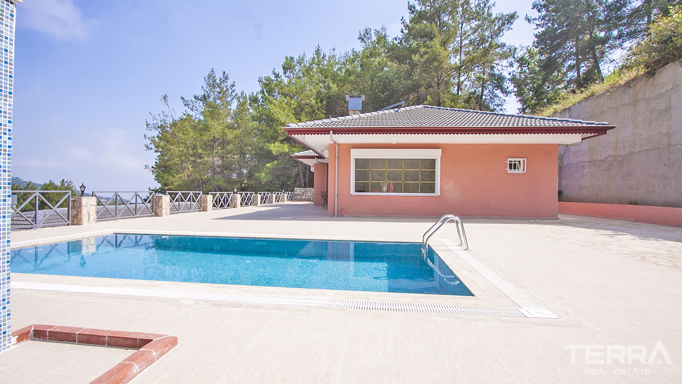 Resale Alanya Tepe Bungalow with Mountain View and a Separate Kitchen - 50601