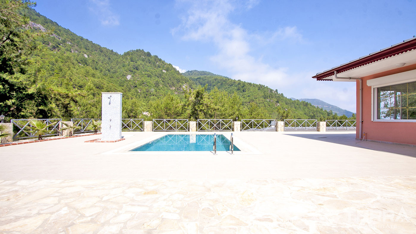 Resale Alanya Tepe Bungalow with Mountain View and a Separate Kitchen - 50603