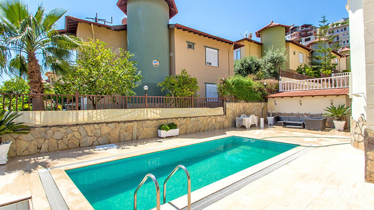 Amazing Sea-View Villa with a Swimming Pool for Sale in Alanya Tepe - 50681