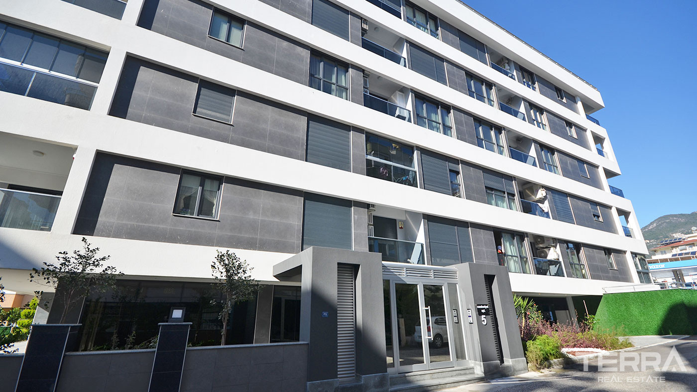 Bargain 3-Bed Apartments for Sale 50m From the Beach in Alanya Center - 50947