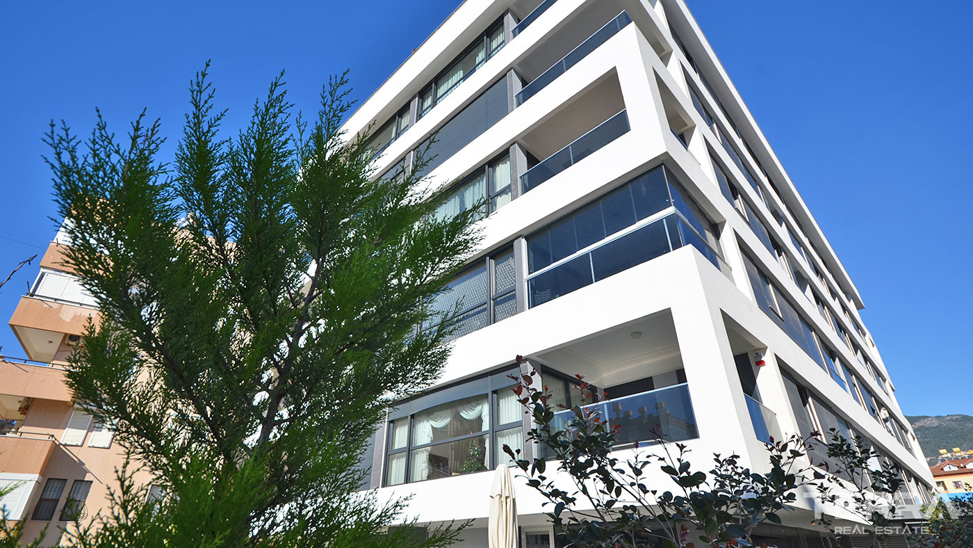 Bargain 3-Bed Apartments for Sale 50m From the Beach in Alanya Center - 50954