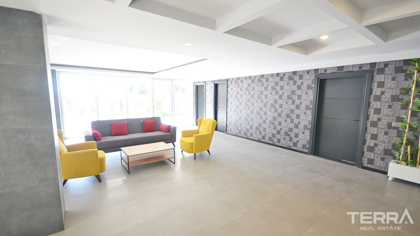 Bargain 3-Bed Apartments for Sale 50m From the Beach in Alanya Center - 50957