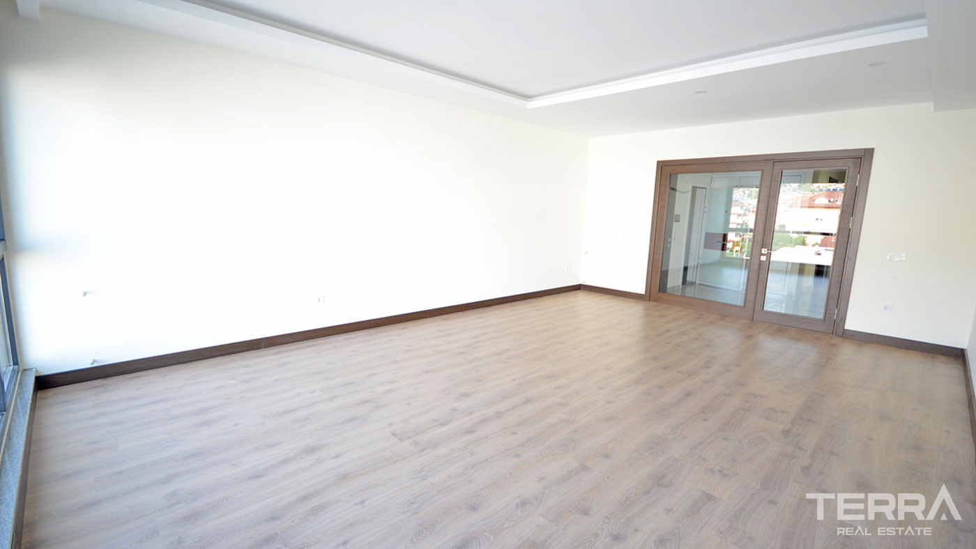 Bargain 3-Bed Apartments for Sale 50m From the Beach in Alanya Center - 51380