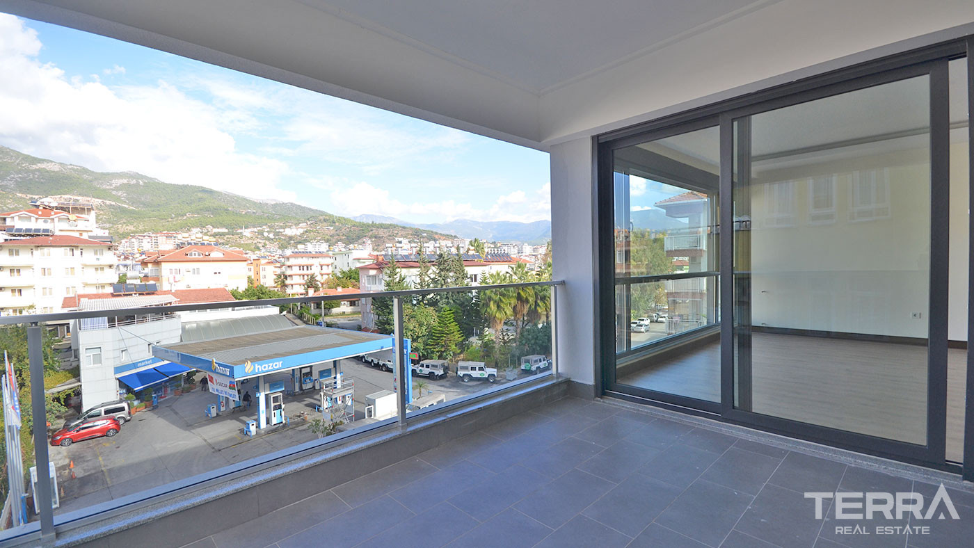 Bargain 3-Bed Apartments for Sale 50m From the Beach in Alanya Center - 51383