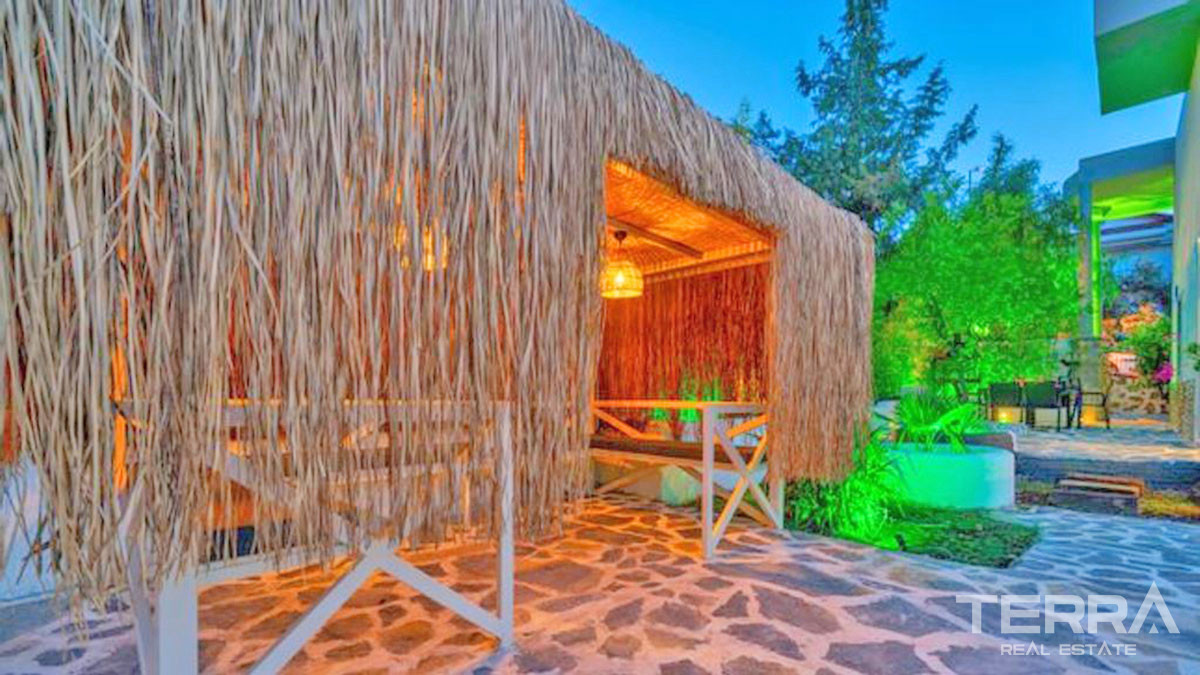 Luxury Villa with Large Swimming Pool and Jacuzzi in Fethiye - 51873