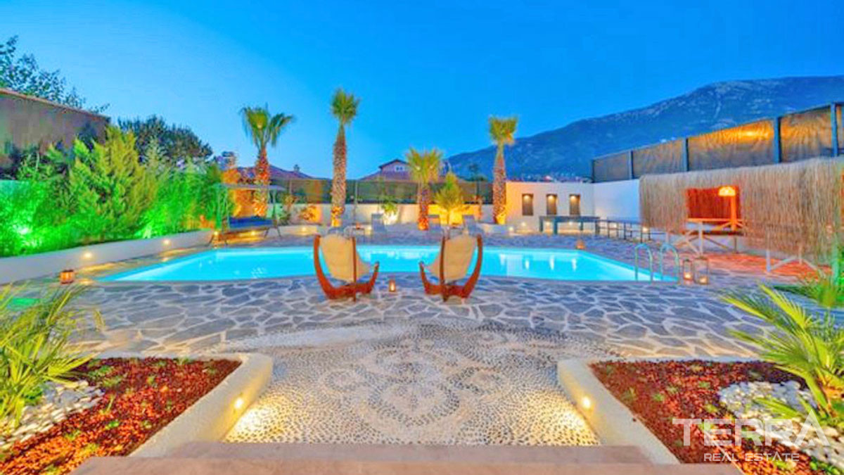 Luxury Villa with Large Swimming Pool and Jacuzzi in Fethiye - 51876