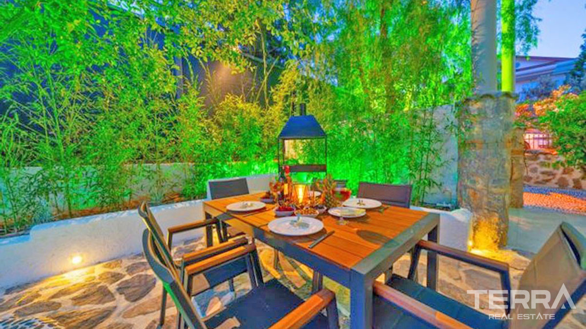 Luxury Villa with Large Swimming Pool and Jacuzzi in Fethiye - 51880