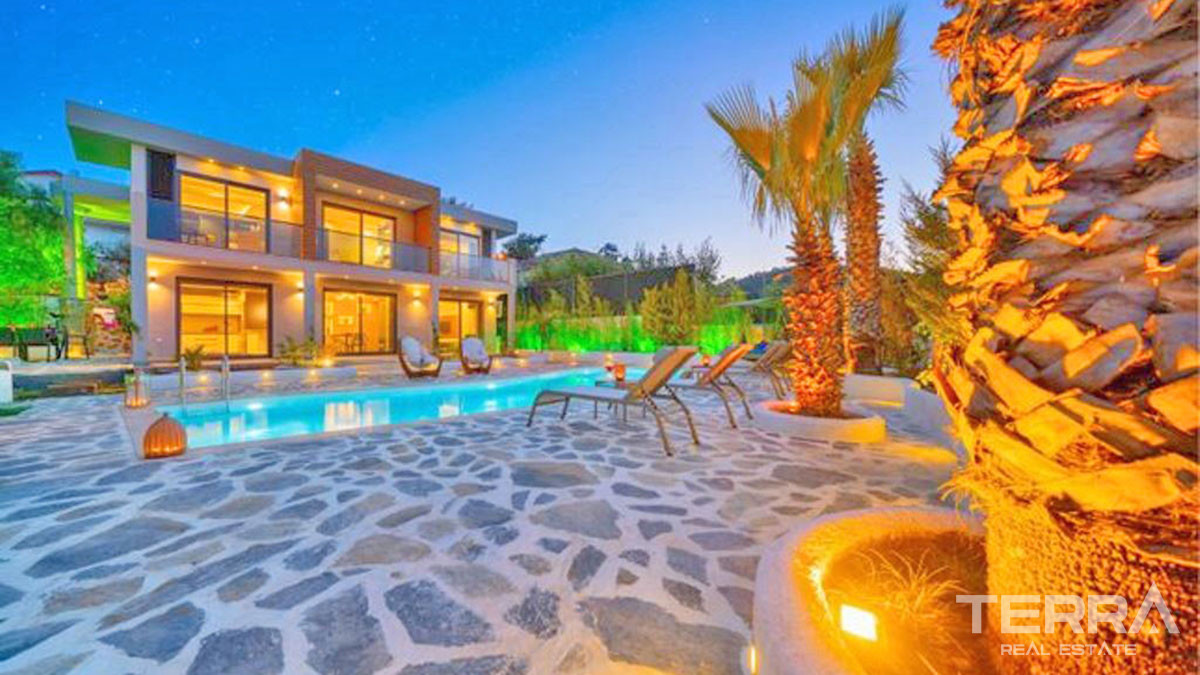 Luxury Villa with Large Swimming Pool and Jacuzzi in Fethiye - 51881