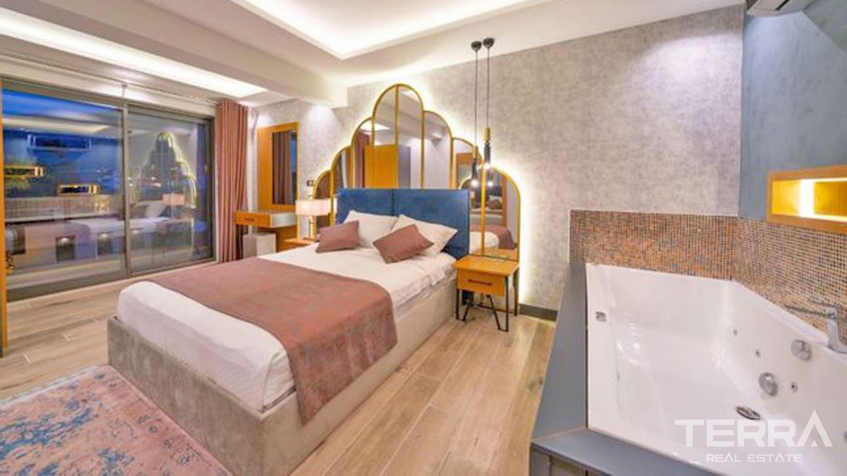 Luxury Villa with Large Swimming Pool and Jacuzzi in Fethiye - 51886