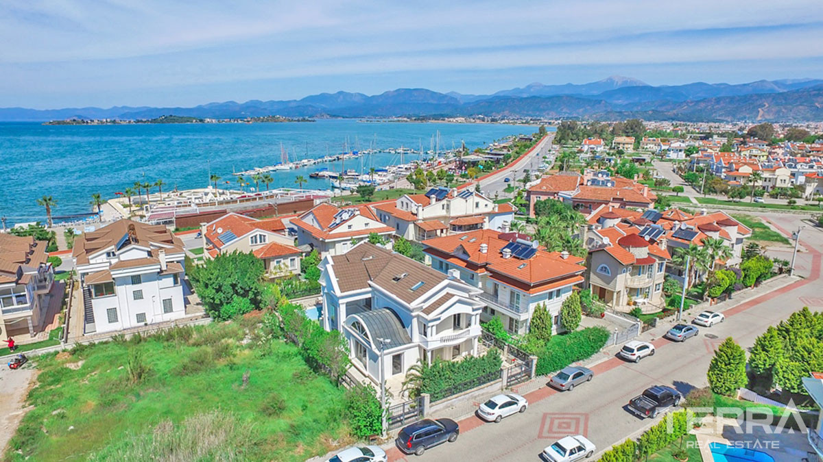Villa Prête-à-Vivre Avec 5 Chambres et Piscine Privée à Fethiye - 52143