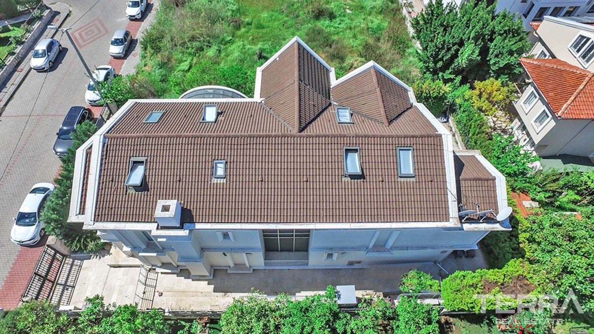 Villa Prête-à-Vivre Avec 5 Chambres et Piscine Privée à Fethiye - 52144