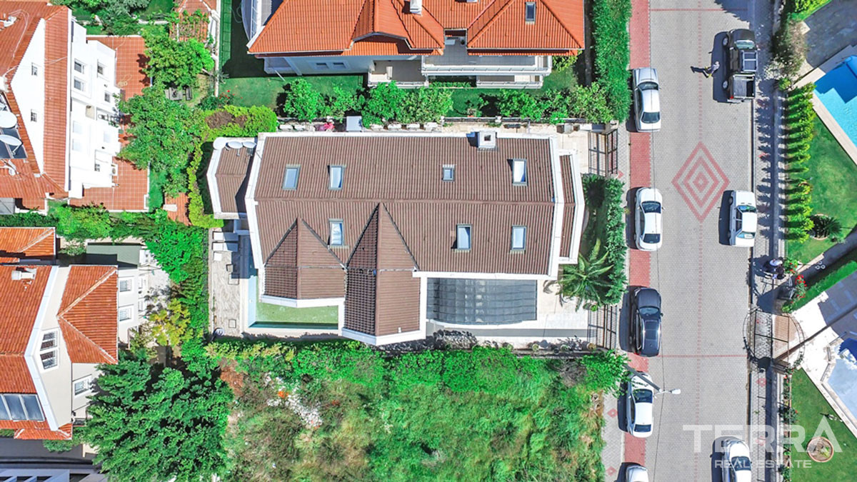 Villa Prête-à-Vivre Avec 5 Chambres et Piscine Privée à Fethiye - 52147
