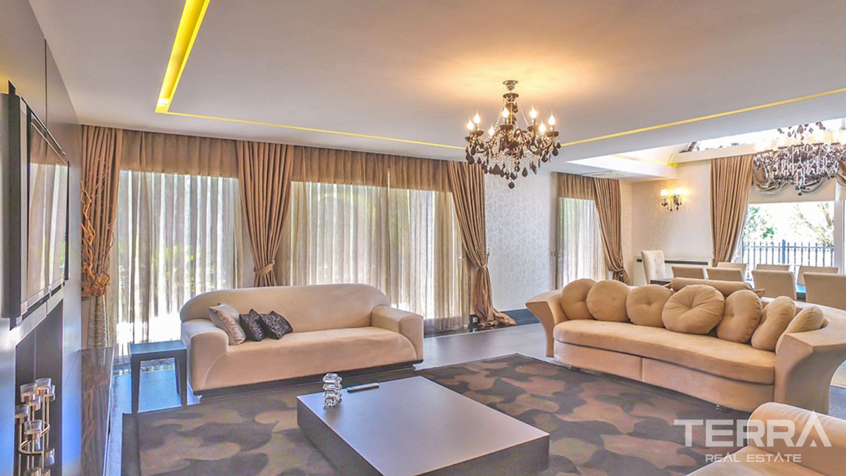 Villa Prête-à-Vivre Avec 5 Chambres et Piscine Privée à Fethiye - 52150
