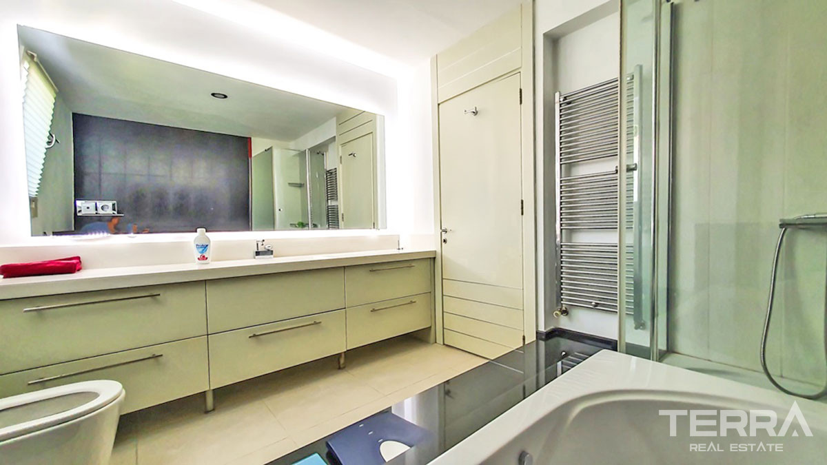 Villa Prête-à-Vivre Avec 5 Chambres et Piscine Privée à Fethiye - 52151