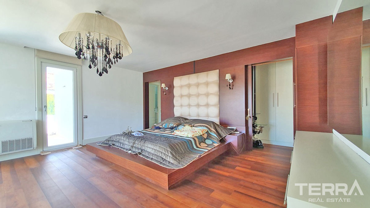 Villa Prête-à-Vivre Avec 5 Chambres et Piscine Privée à Fethiye - 52154