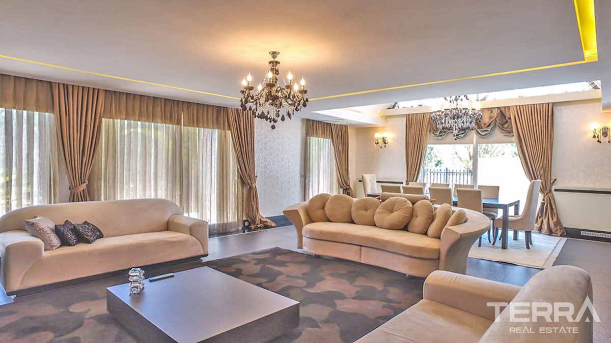 Villa Prête-à-Vivre Avec 5 Chambres et Piscine Privée à Fethiye - 52157