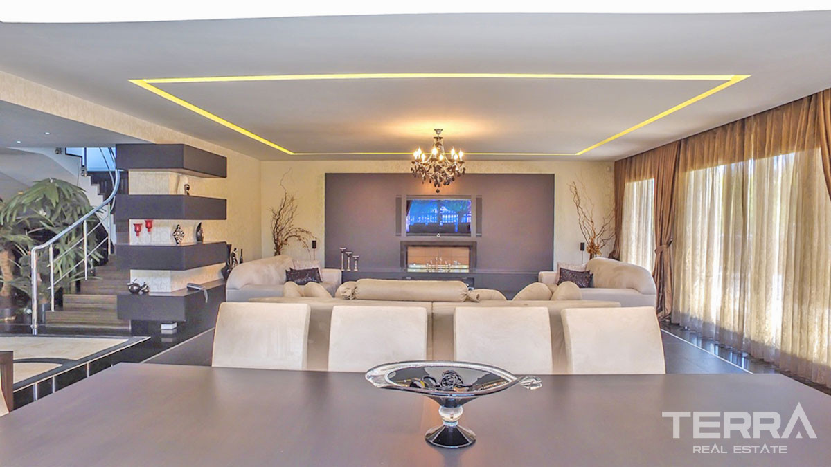 Villa Prête-à-Vivre Avec 5 Chambres et Piscine Privée à Fethiye - 52159