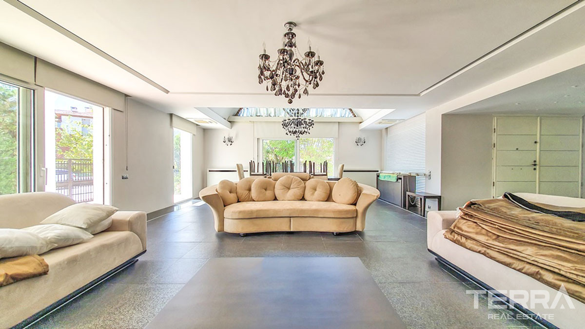 Villa Prête-à-Vivre Avec 5 Chambres et Piscine Privée à Fethiye - 52168