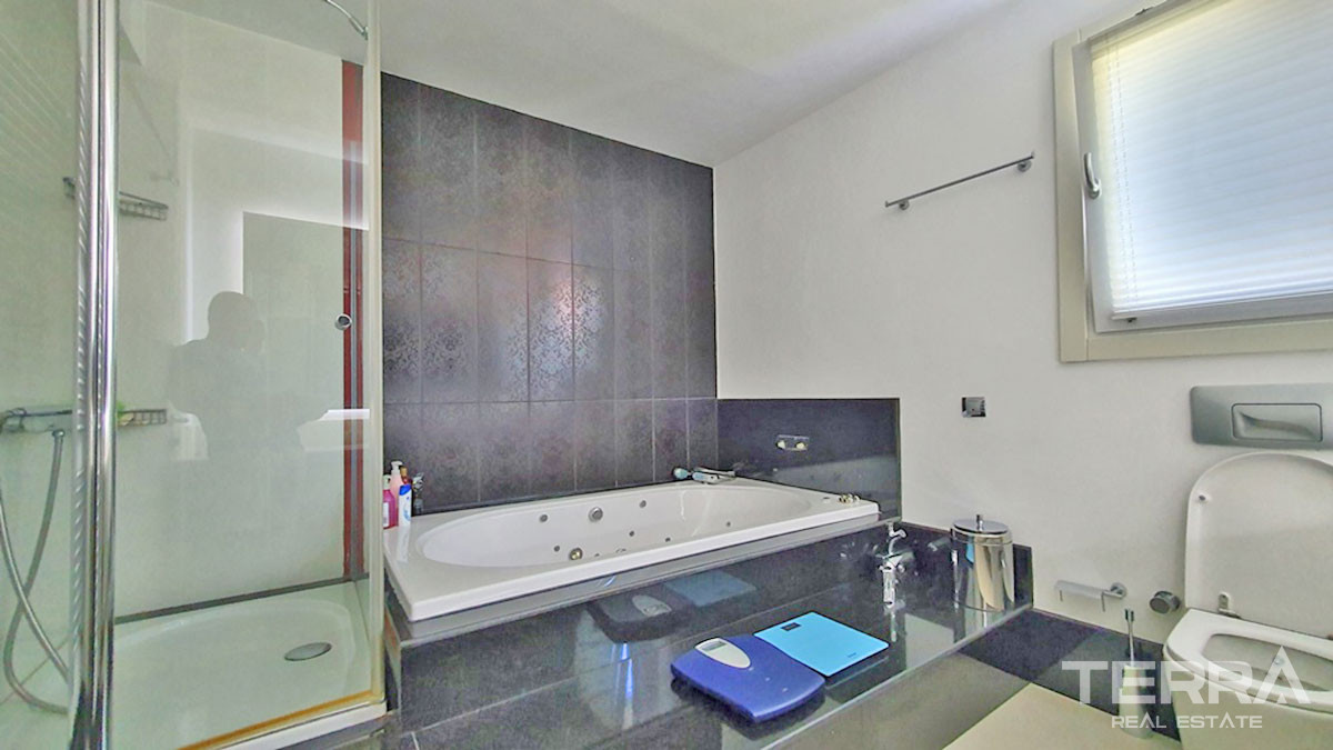 Villa Prête-à-Vivre Avec 5 Chambres et Piscine Privée à Fethiye - 52167