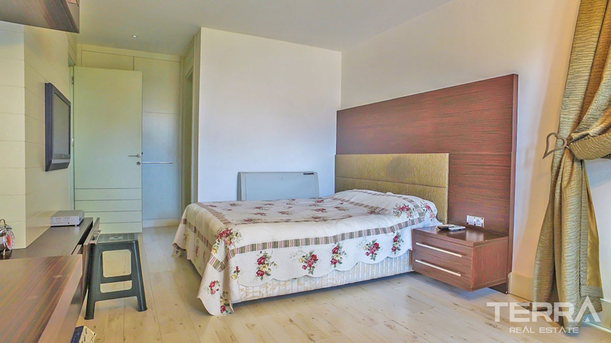 Villa Prête-à-Vivre Avec 5 Chambres et Piscine Privée à Fethiye - 52169