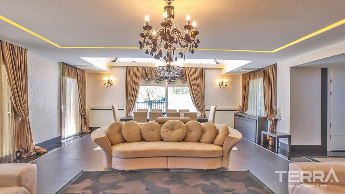 Villa Prête-à-Vivre Avec 5 Chambres et Piscine Privée à Fethiye - 52175
