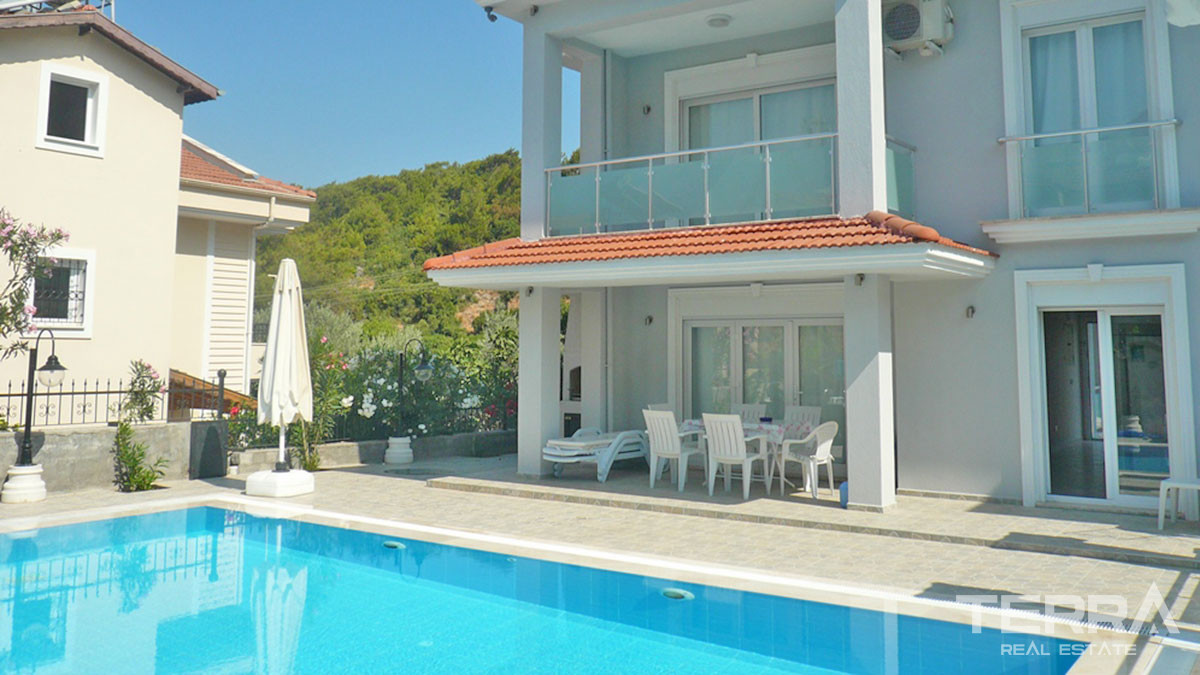 Villa d’Occasion Avec 5 Chambres et Piscine Privative à Fethiye Ovacık