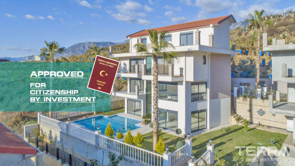 Große freistehende Villen mit Meerblick und Swimmingpool in Alanya Kargıcak