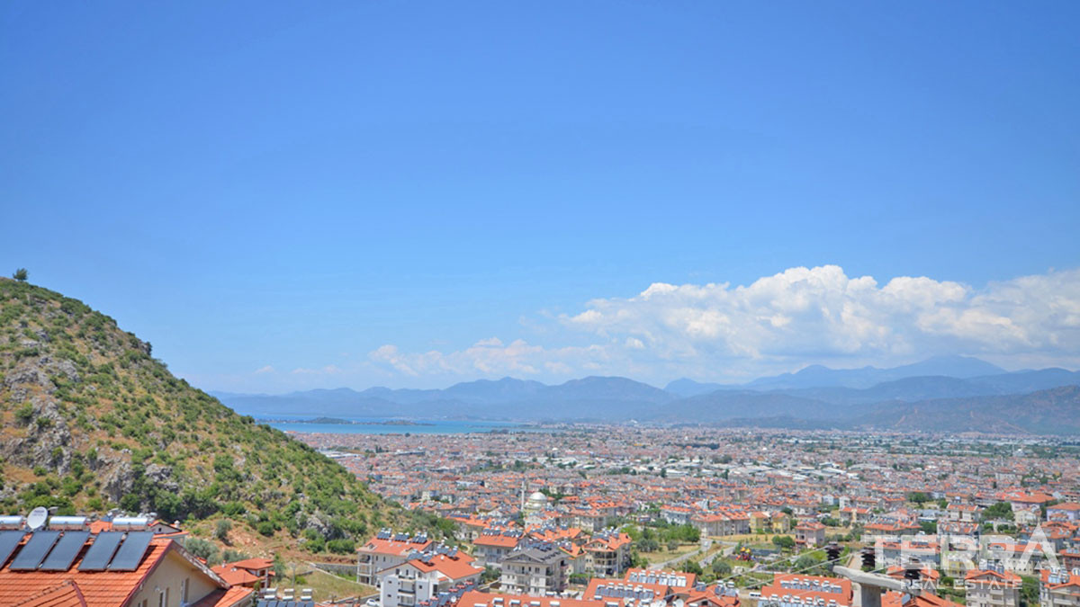 4-Bedroom Sea View Apartment with Shared Pool in Taşyaka, Fethiye - 54400