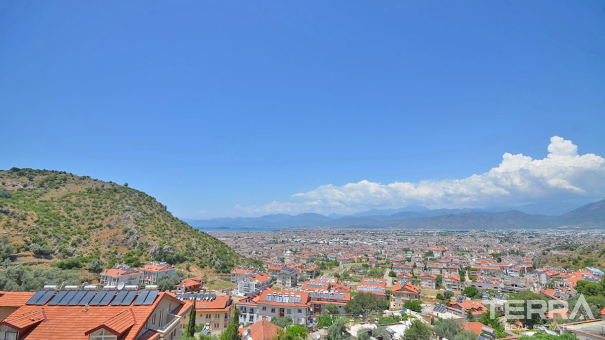 4-Bedroom Sea View Apartment with Shared Pool in Taşyaka, Fethiye - 54401