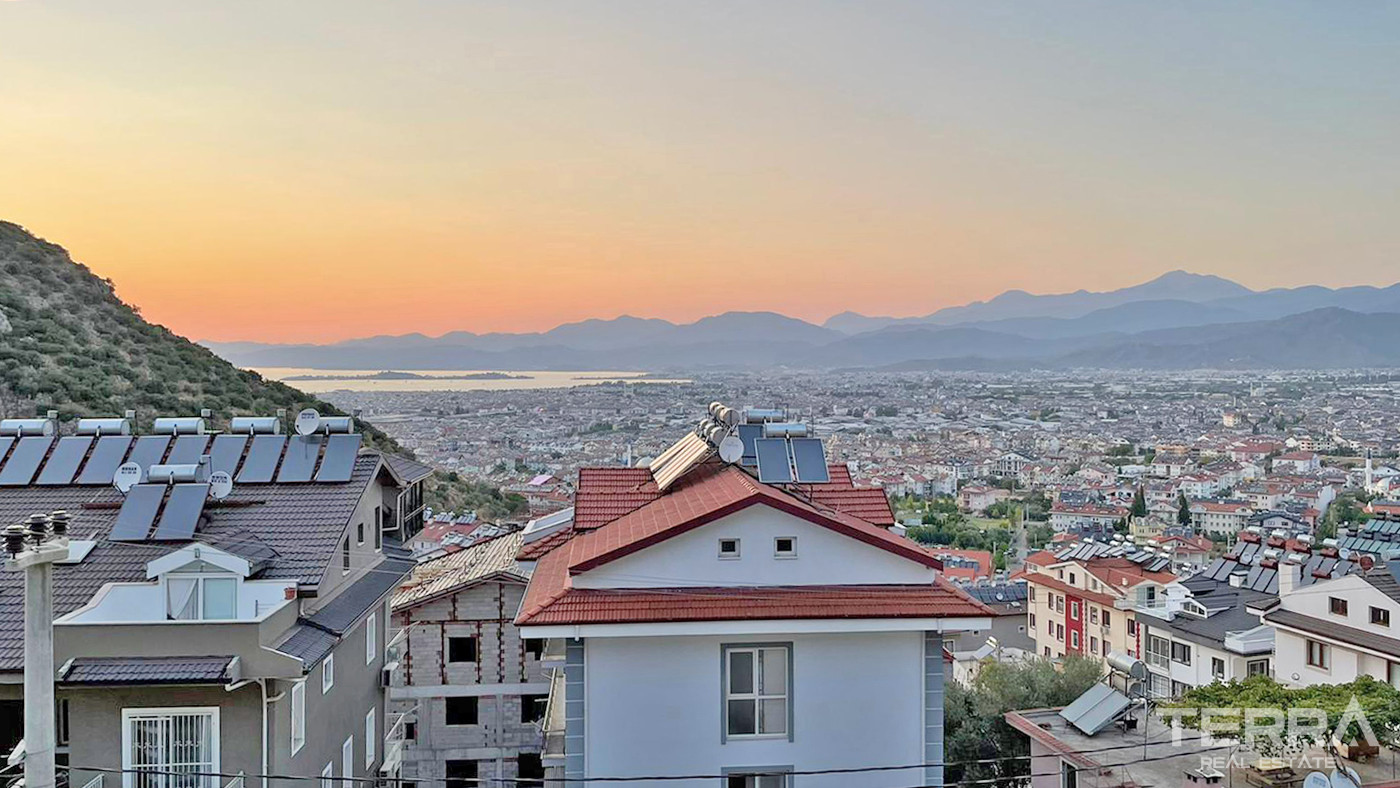4-Bedroom Sea View Apartment with Shared Pool in Taşyaka, Fethiye - 56726