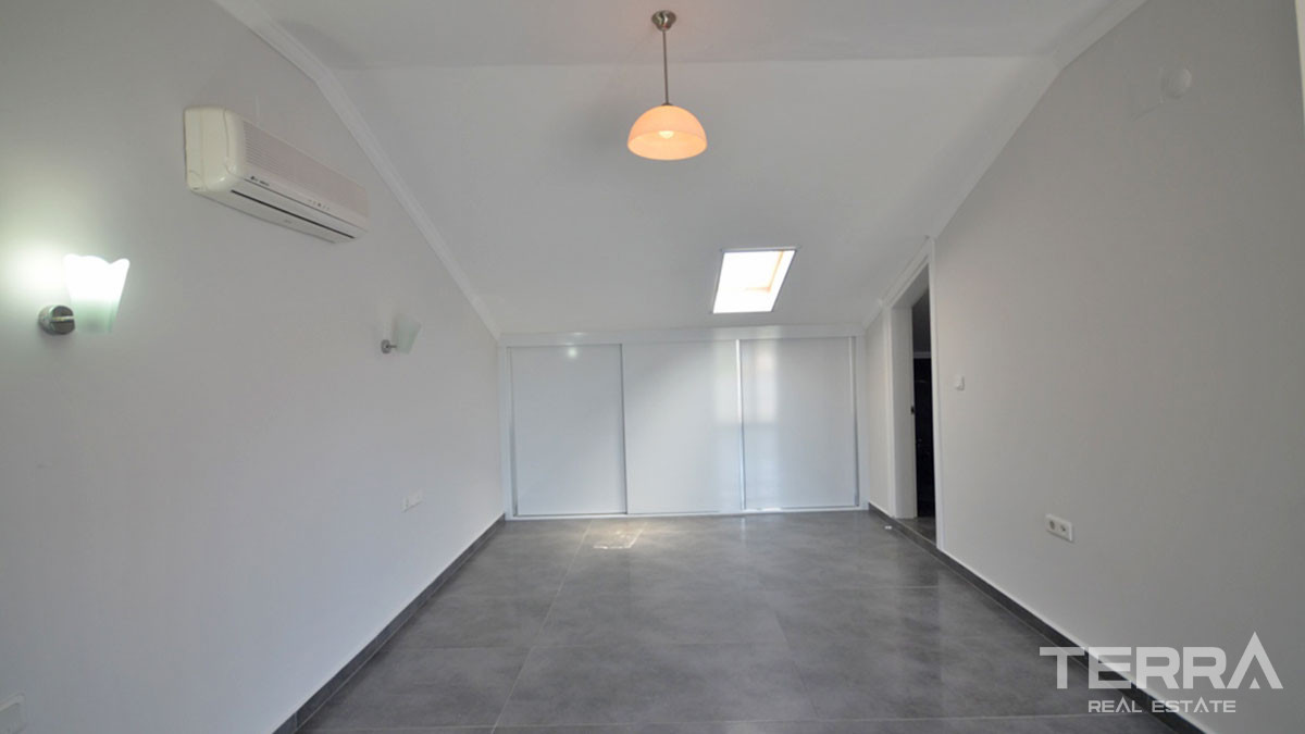 Resale Apartment with Shared Swimming Pool in Fethiye, Caliş - 55080